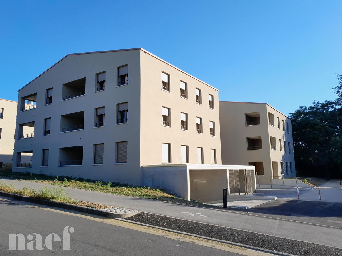 À louer : Parking couvert Satigny - Ref : 203052.61040 | Naef Immobilier