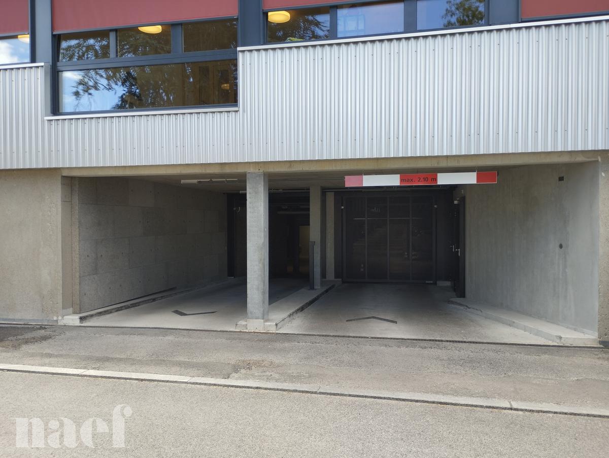 À louer : Parking place-moto Gland - Ref : 205799.61009 | Naef Immobilier