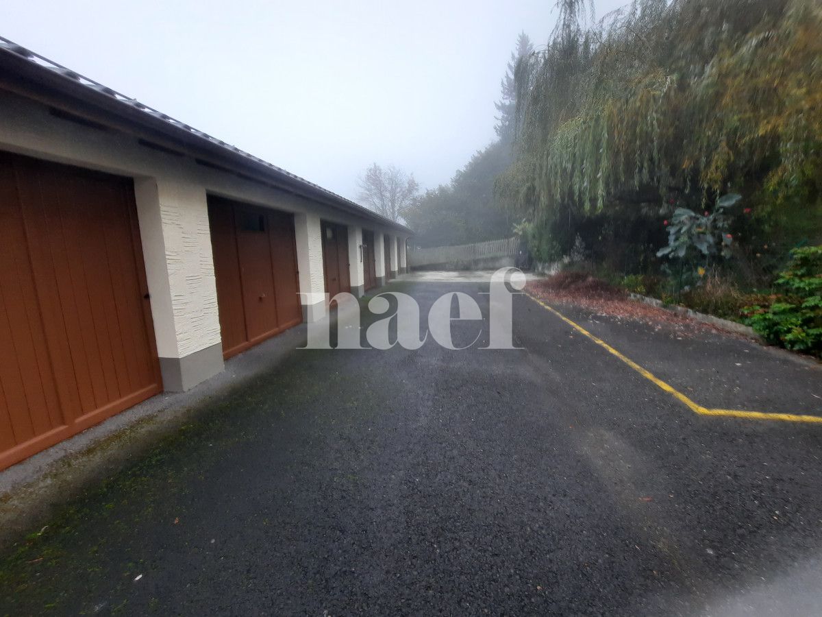 À louer : Parking  Corcelles - Ref : 276000.61004 | Naef Immobilier