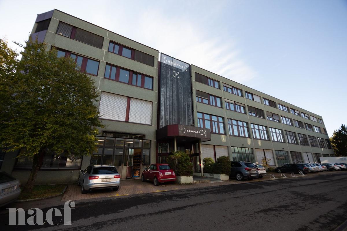 À louer : Surface Commerciale Bureau La Chaux-de-Fonds - Ref : fZpdmSbj | Naef Immobilier