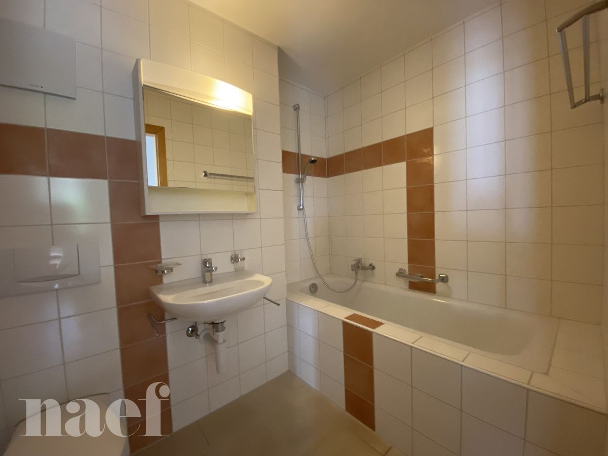 À louer : Appartement 3.5 Pieces Hauterive - Ref : xJgk36lF0mjIri0L | Naef Immobilier