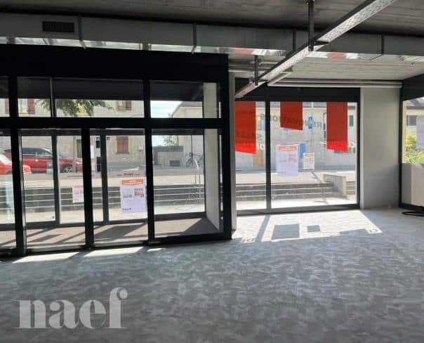 À louer : Surface Commerciale Arcade Versoix - Ref : fedsQfpV | Naef Immobilier